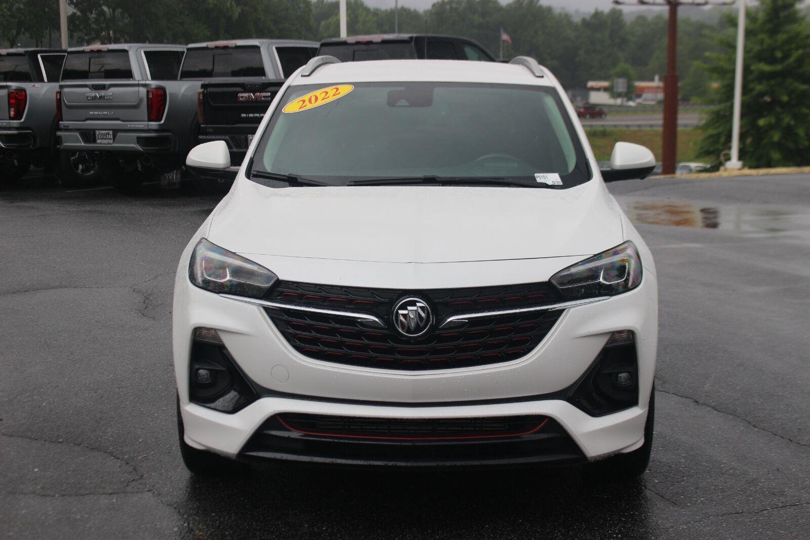 Used 2022 White Frost Tricoat Buick Essence image 2