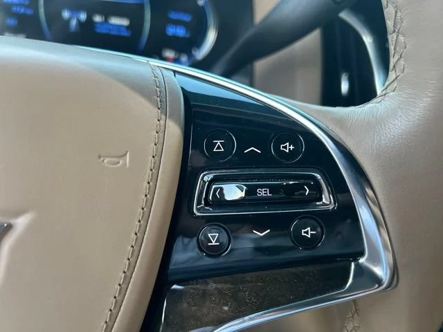 Used 2020 CRYSTAL WHITE TRICOAT Cadillac Platinum image 11