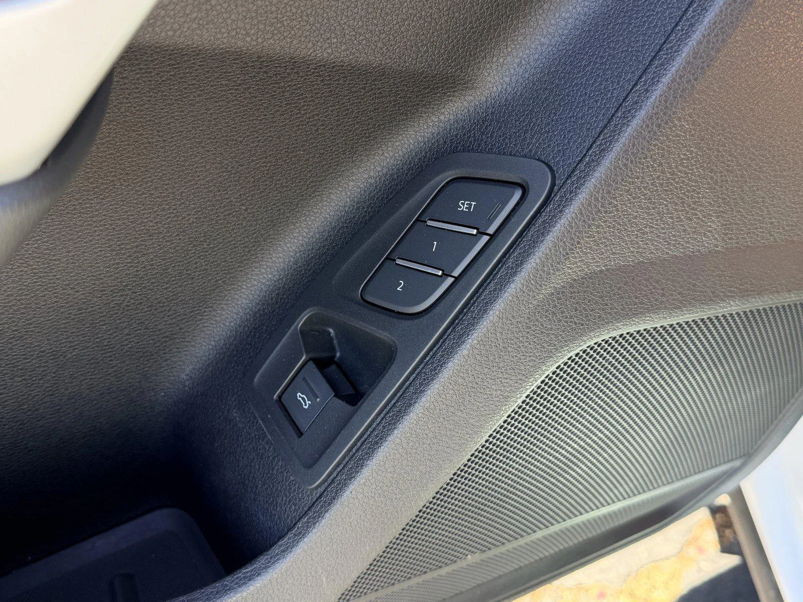Used 2023  Audi S line Premium image 19