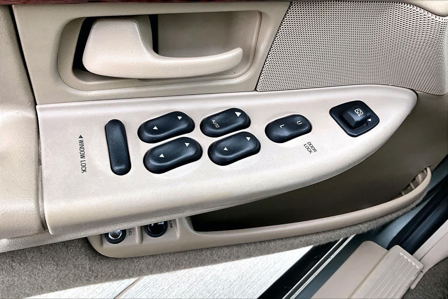 Used 2002 Chestnut Metallic Mercury LS Premium image 30
