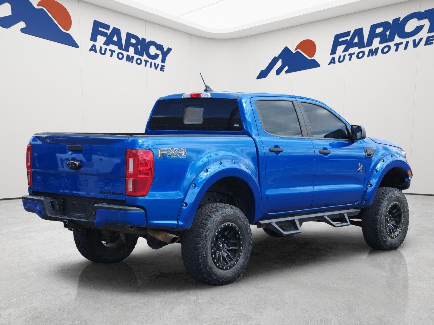 Used 2022 Velocity Blue Ford XLT image 4