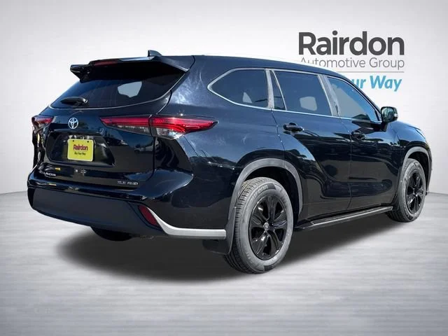 Used 2023 Midnight Black Metallic Toyota L image 7