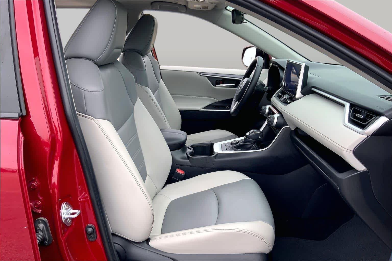 Used 2024 Ruby Flare Pearl Toyota Hybrid XLE Premium image 9
