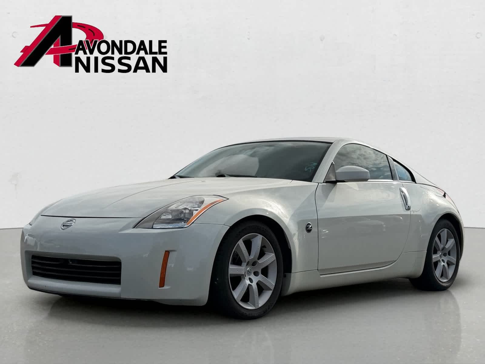 Used 2004 Pikes Peak White Pearl Nissan Touring image 2