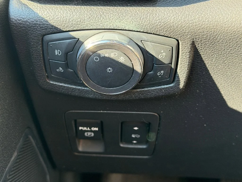 Used 2018 Blue Ford Lariat image 29