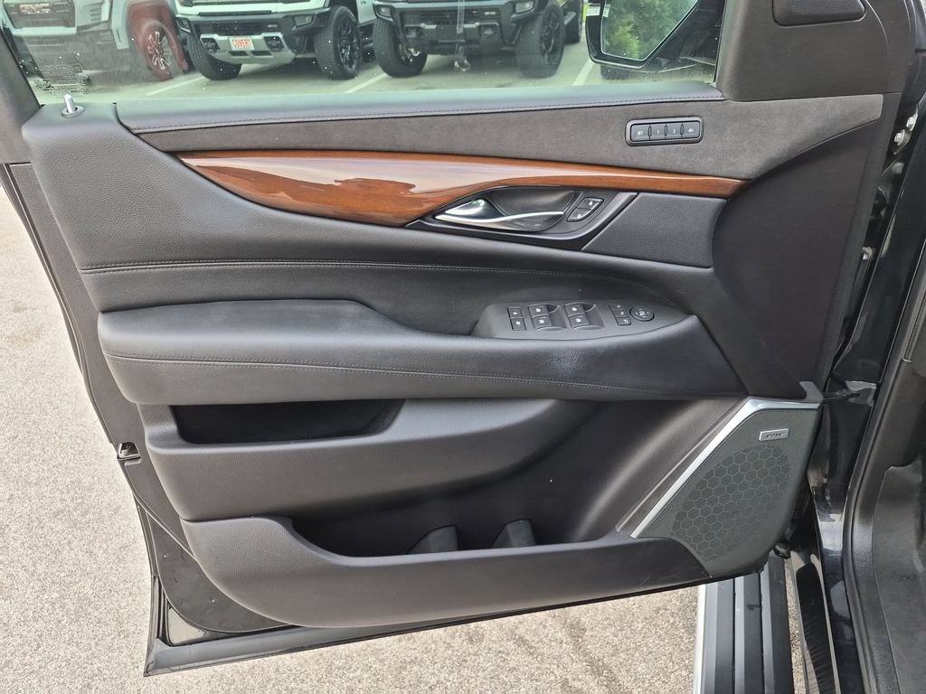 Used 2020 BLACK RAVEN Cadillac Premium Luxury image 20