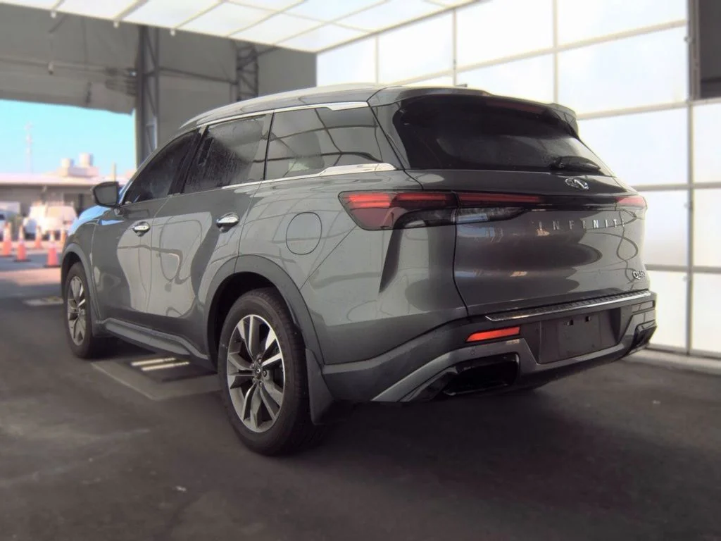 Used 2023 Gray INFINITI LUXE image 21