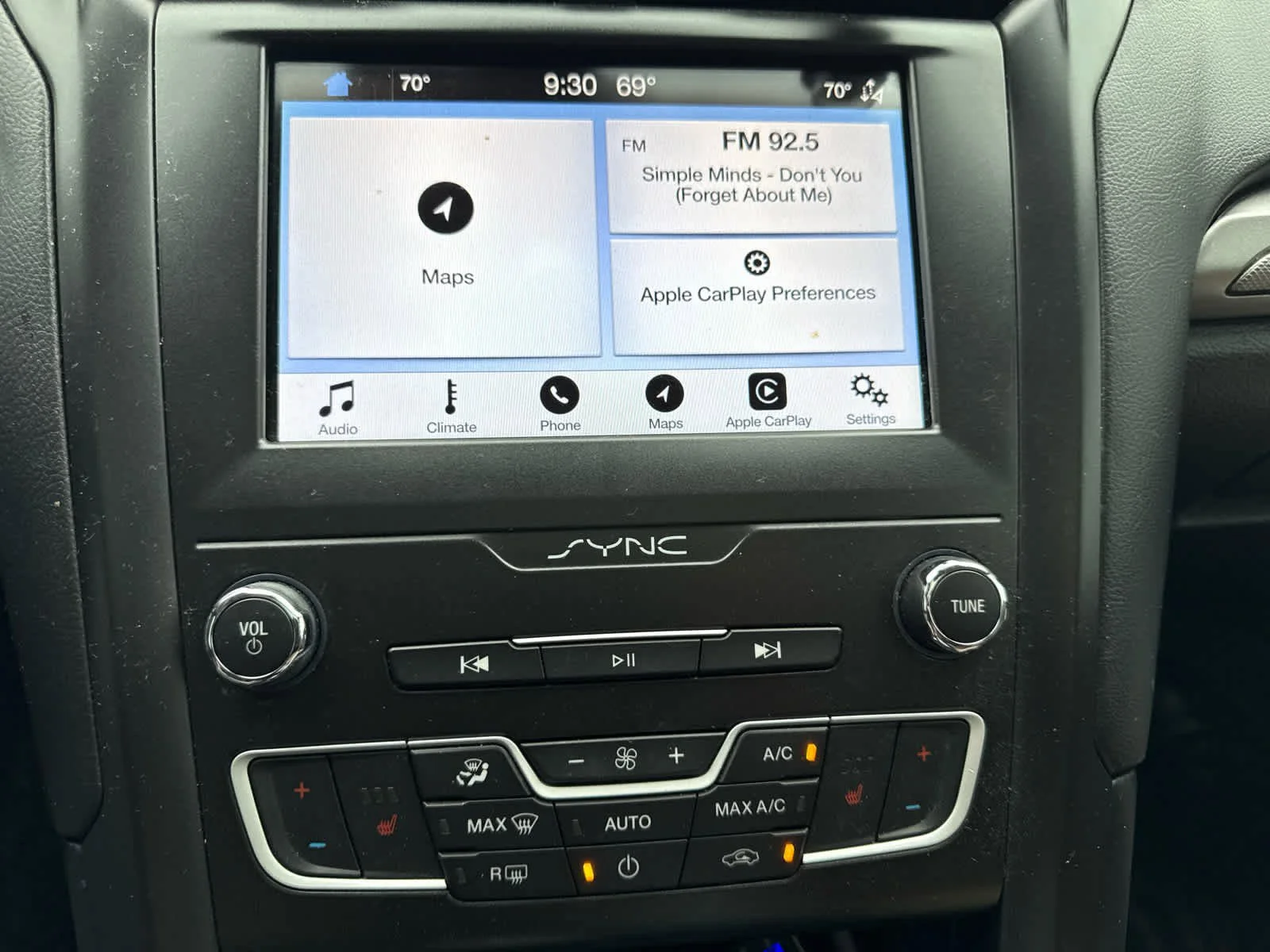 Used 2019 Rich Copper Metallic Tinted Clearcoat Ford SE image 10