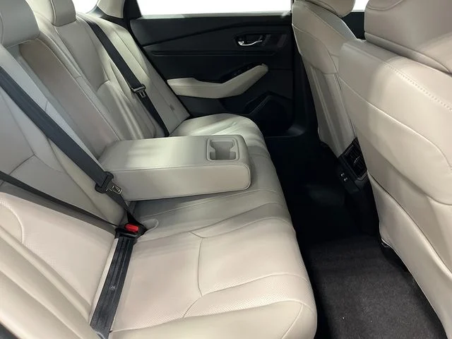 New 2026 Platinum White Pearl Honda Touring image 28