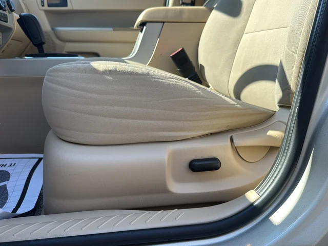 Used 2012 Gold Ford XLT image 18