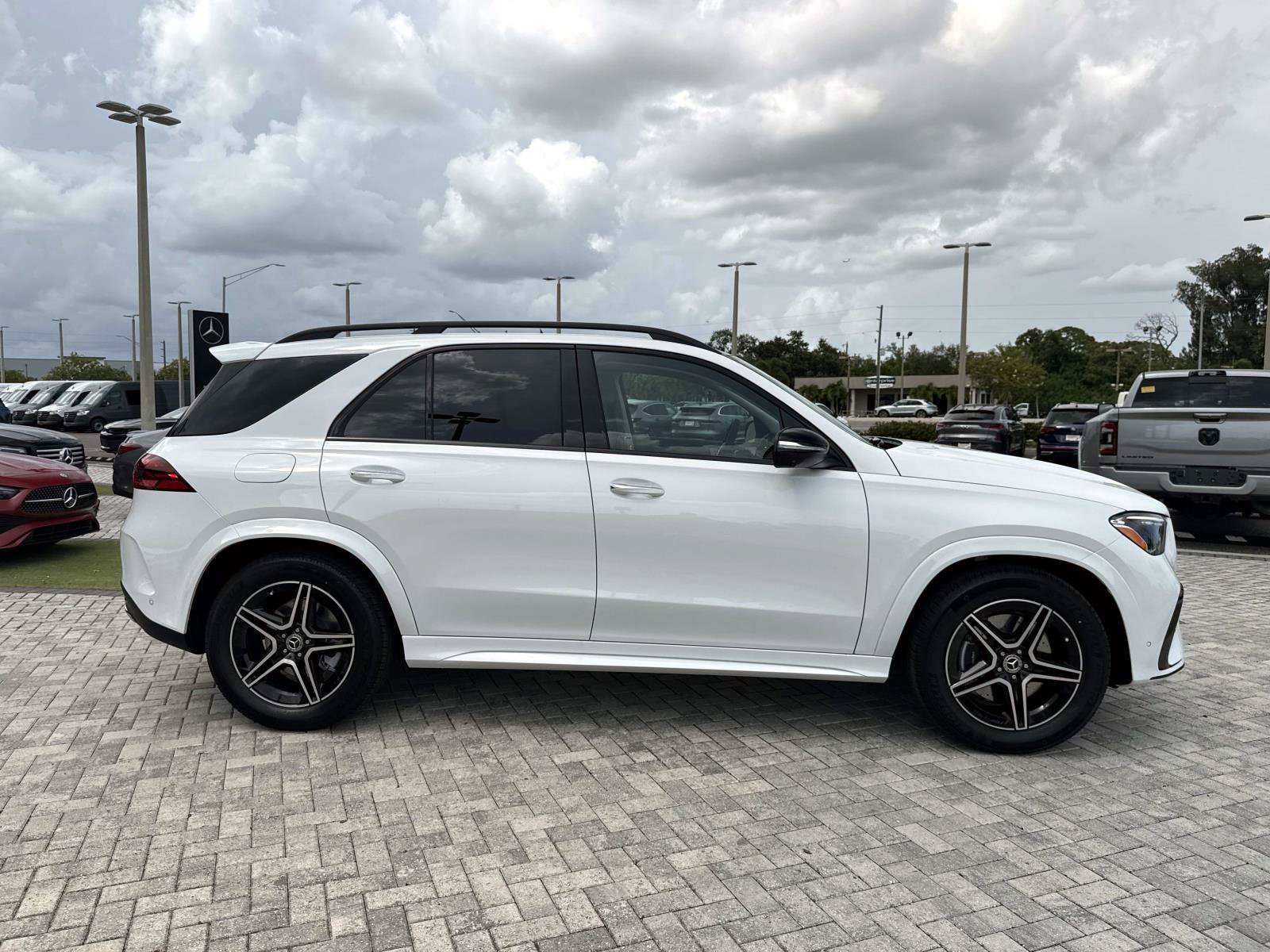 New 2026 Moonlight White Mercedes-Benz 350 4MATIC® SUV image 6