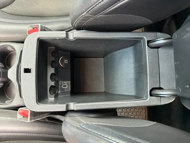 Used 2020 Silver Jeep Latitude Plus 4x4 image 27