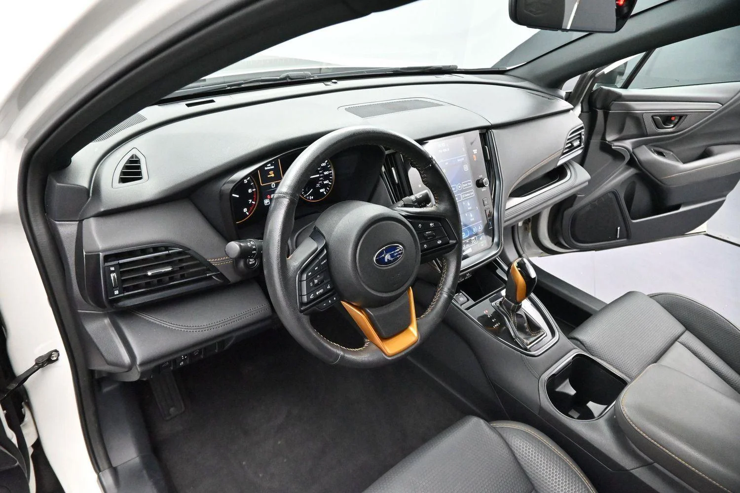 Used 2024 Crystal White Pearl Subaru Wilderness image 12
