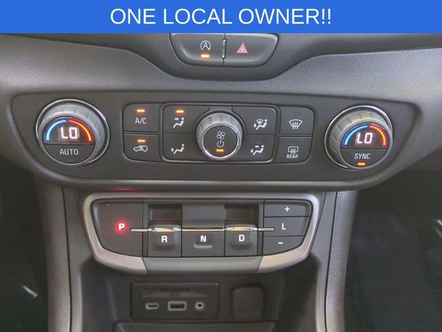 Used 2024 Silver GMC AT4 image 27