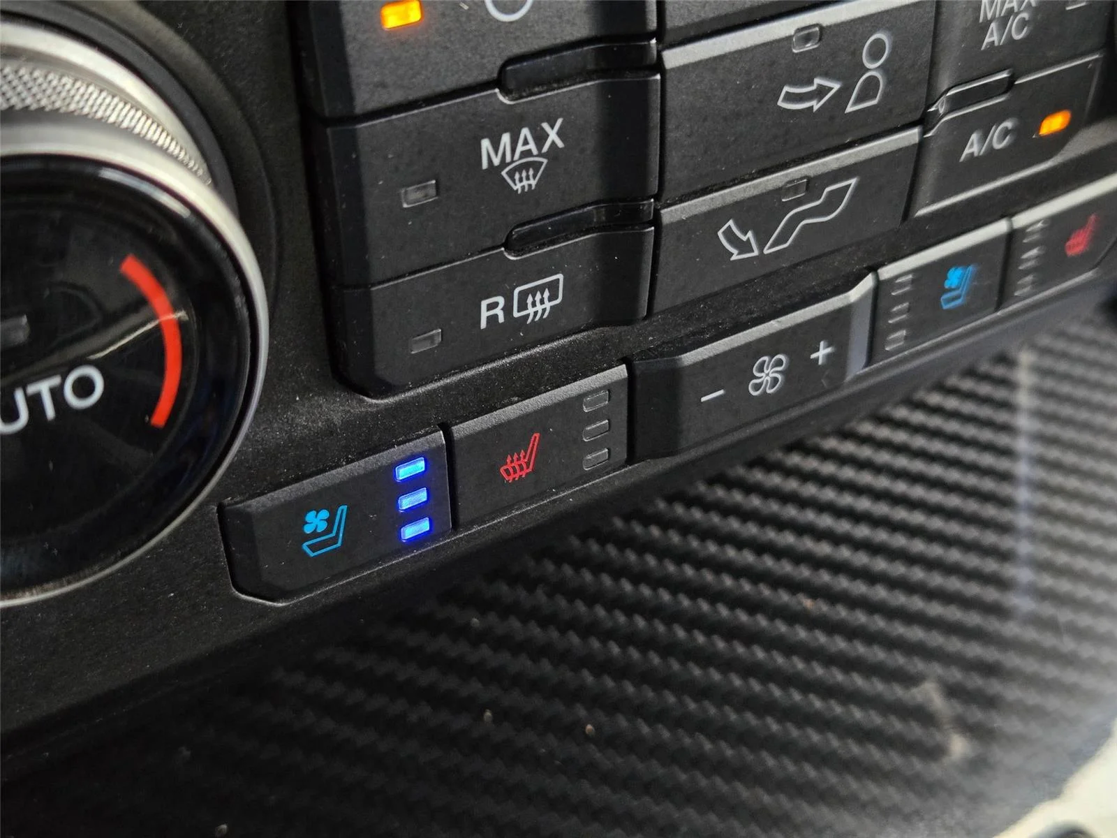 Used 2019 Magnetic Ford Raptor image 22