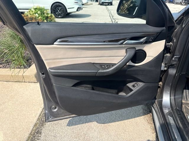 Used 2016 Mineral Gray Metallic BMW xDrive28i image 12