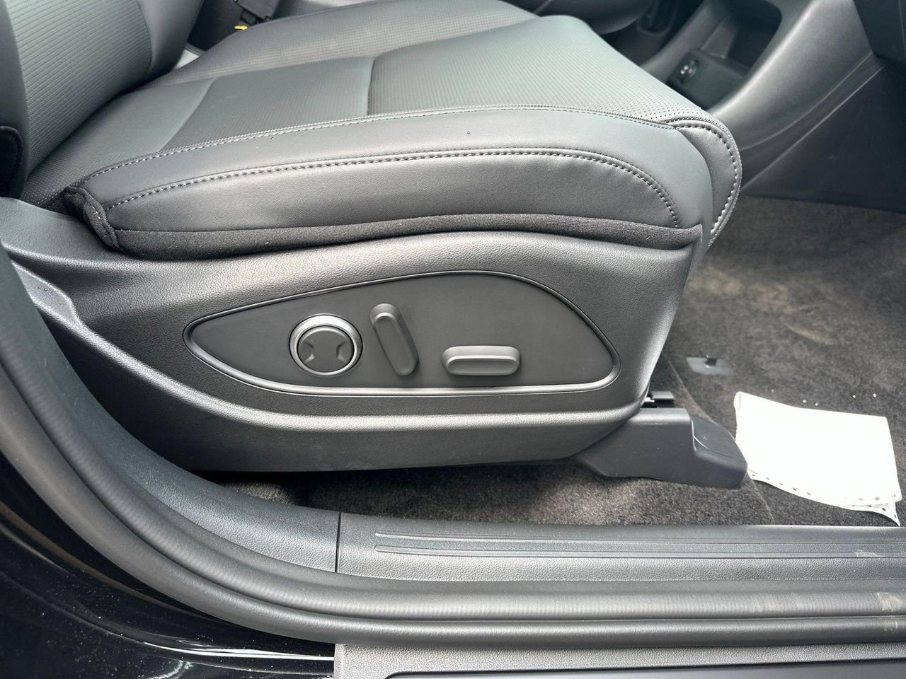 New 2026 Black Hyundai SEL Premium AWD image 135
