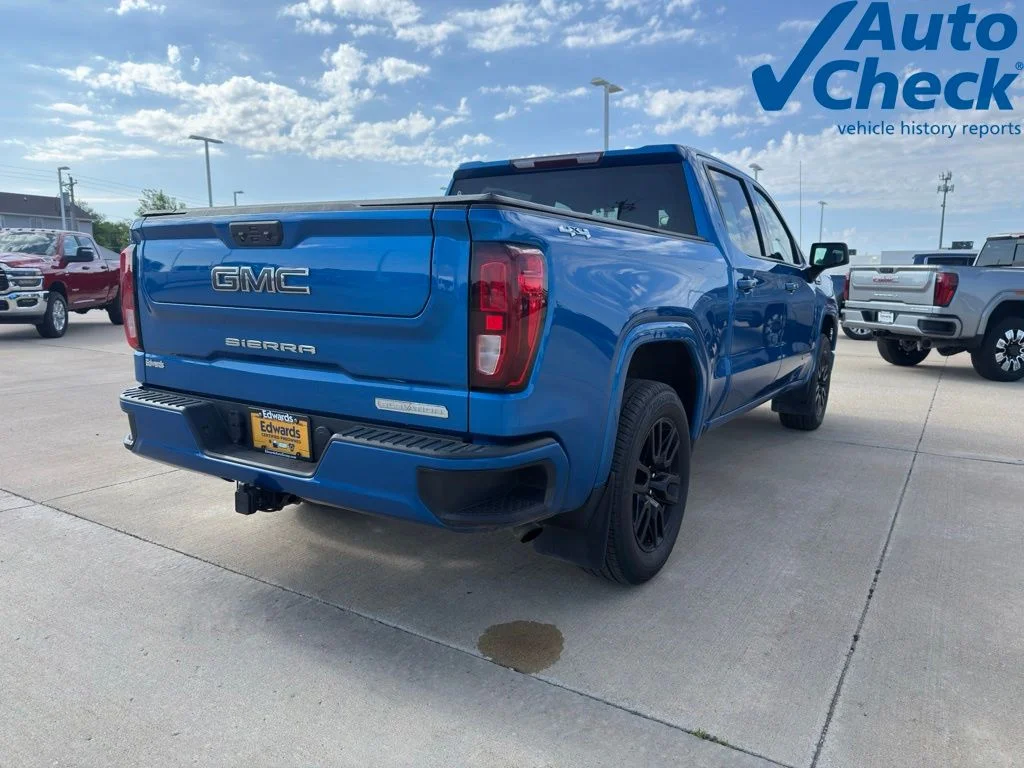 Used 2022 Blue GMC Elevation image 5
