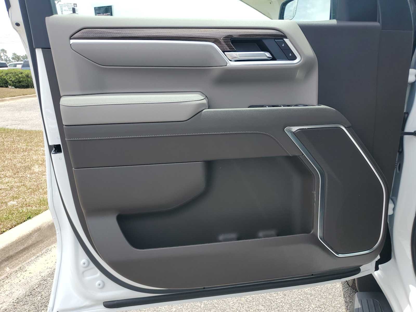 New 2026 Summit White Chevrolet LT image 12