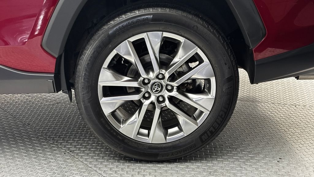 Used 2021 Red Toyota XLE Premium image 6