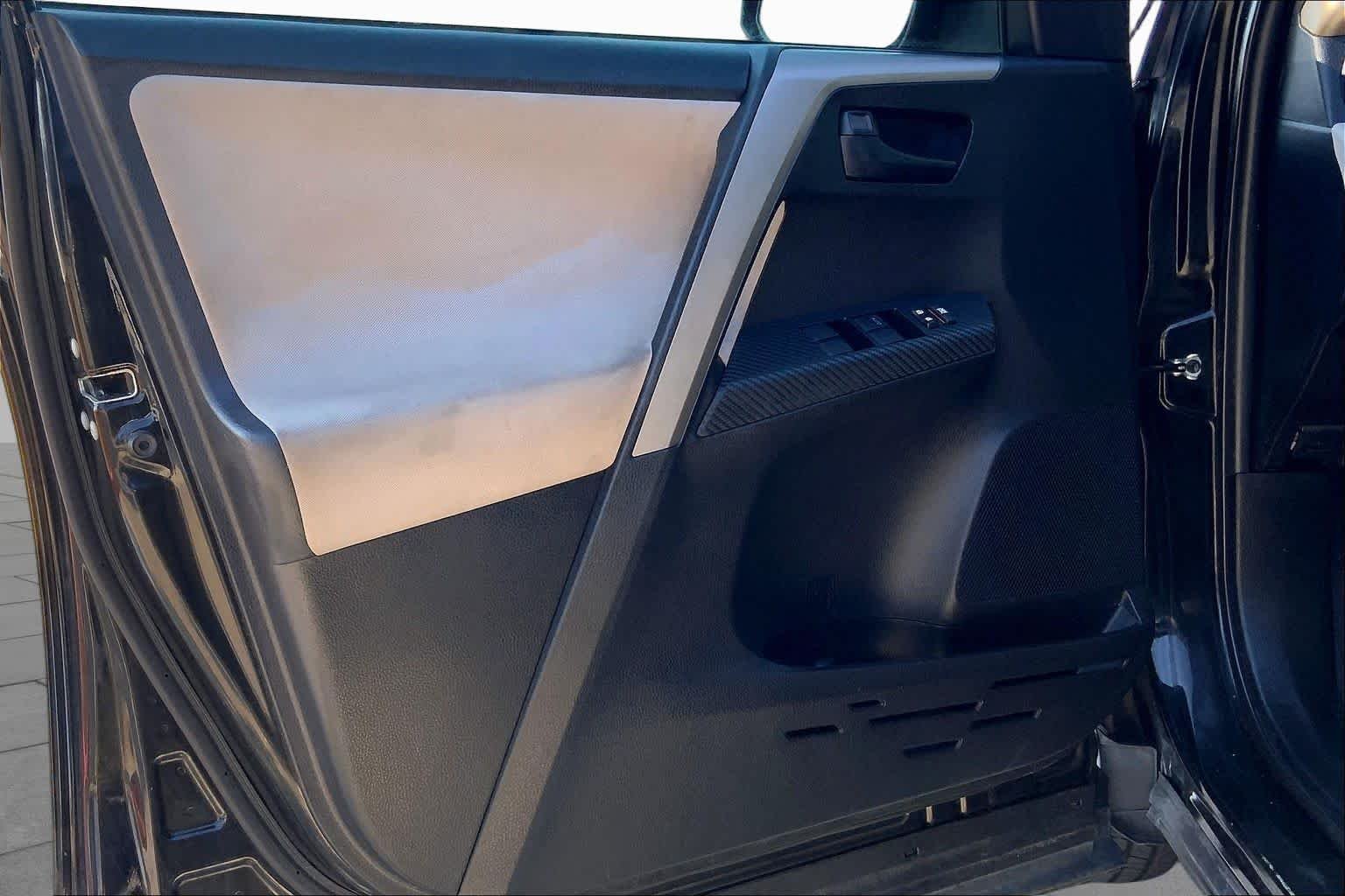 Used 2015 Black Toyota LE image 22
