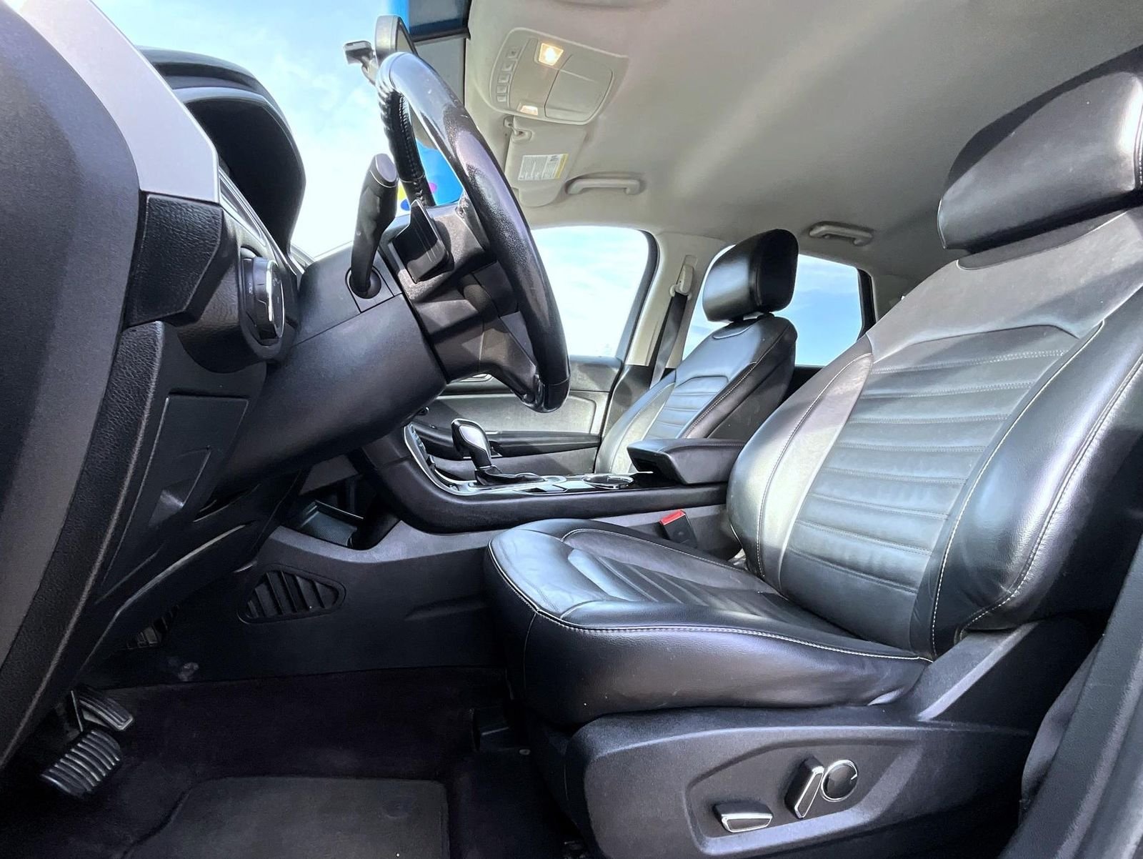Used 2016 Gray Ford SEL image 11