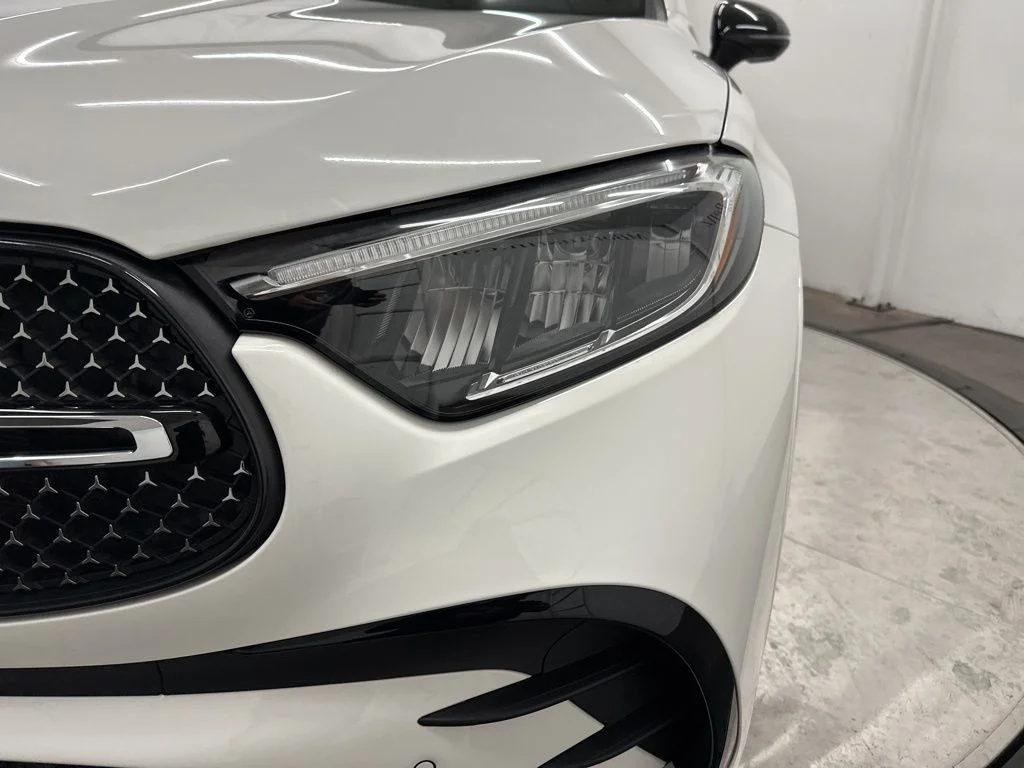 Used 2026 White Mercedes-Benz GLC 300 image 28