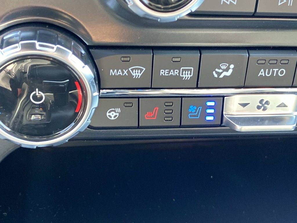 New 2026 Carbonized Gray Metallic Ford Lariat® image 19