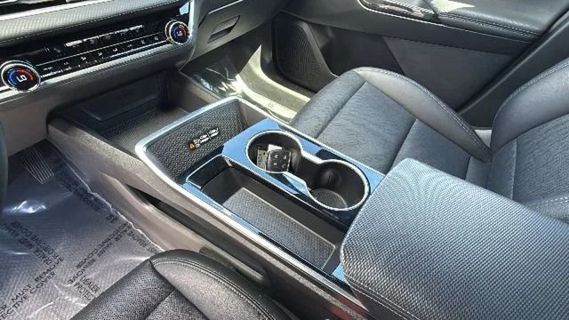 2025 Chevrolet Equinox LT - Photo 13