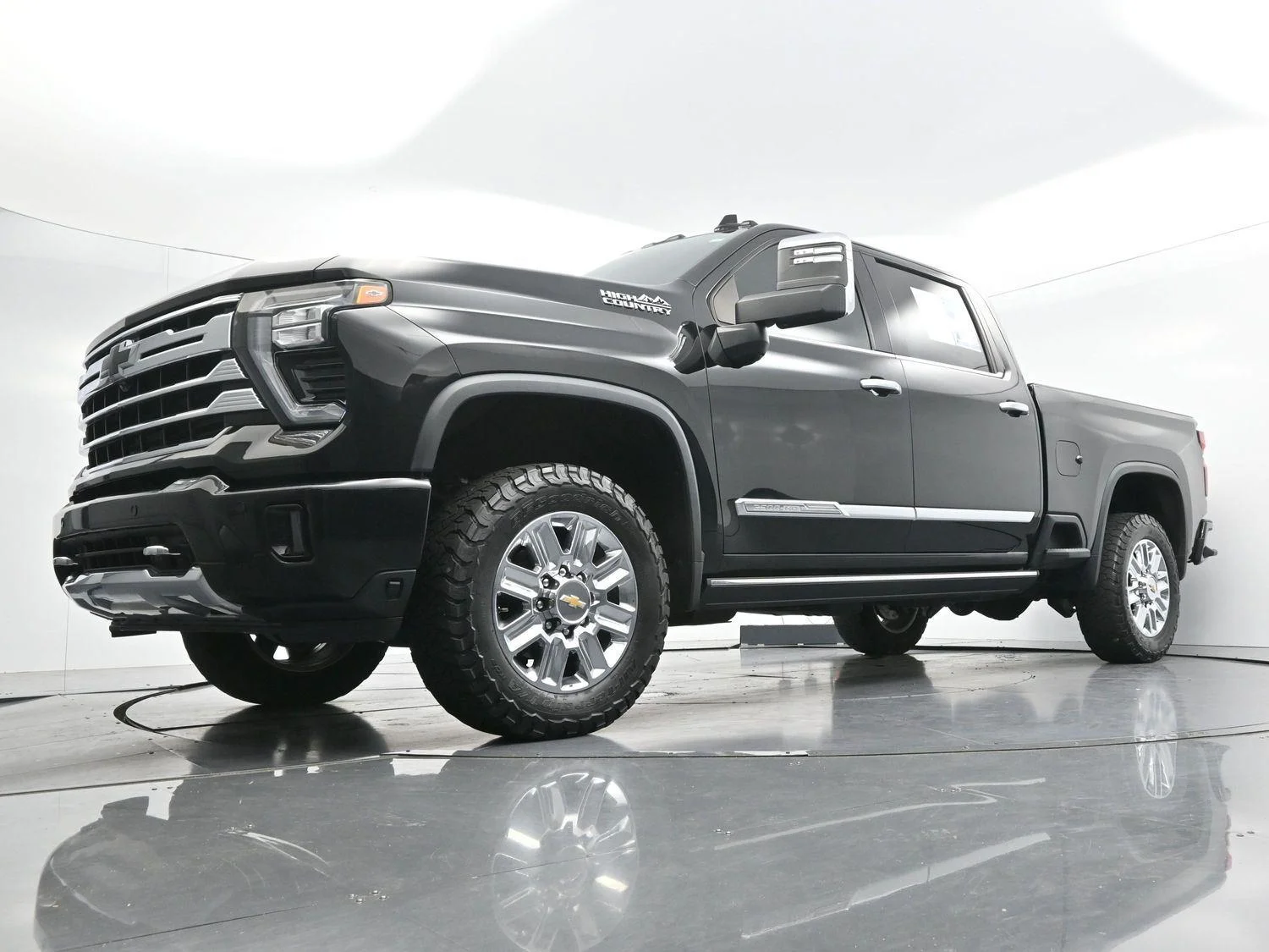 Used 2024 Black Chevrolet High Country image 47