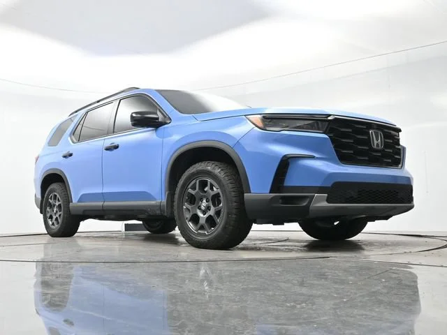 Used 2025 Blue Honda TrailSport image 9