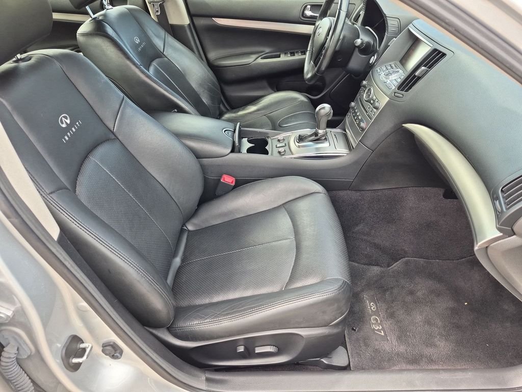 Used 2013 Silver INFINITI X image 28