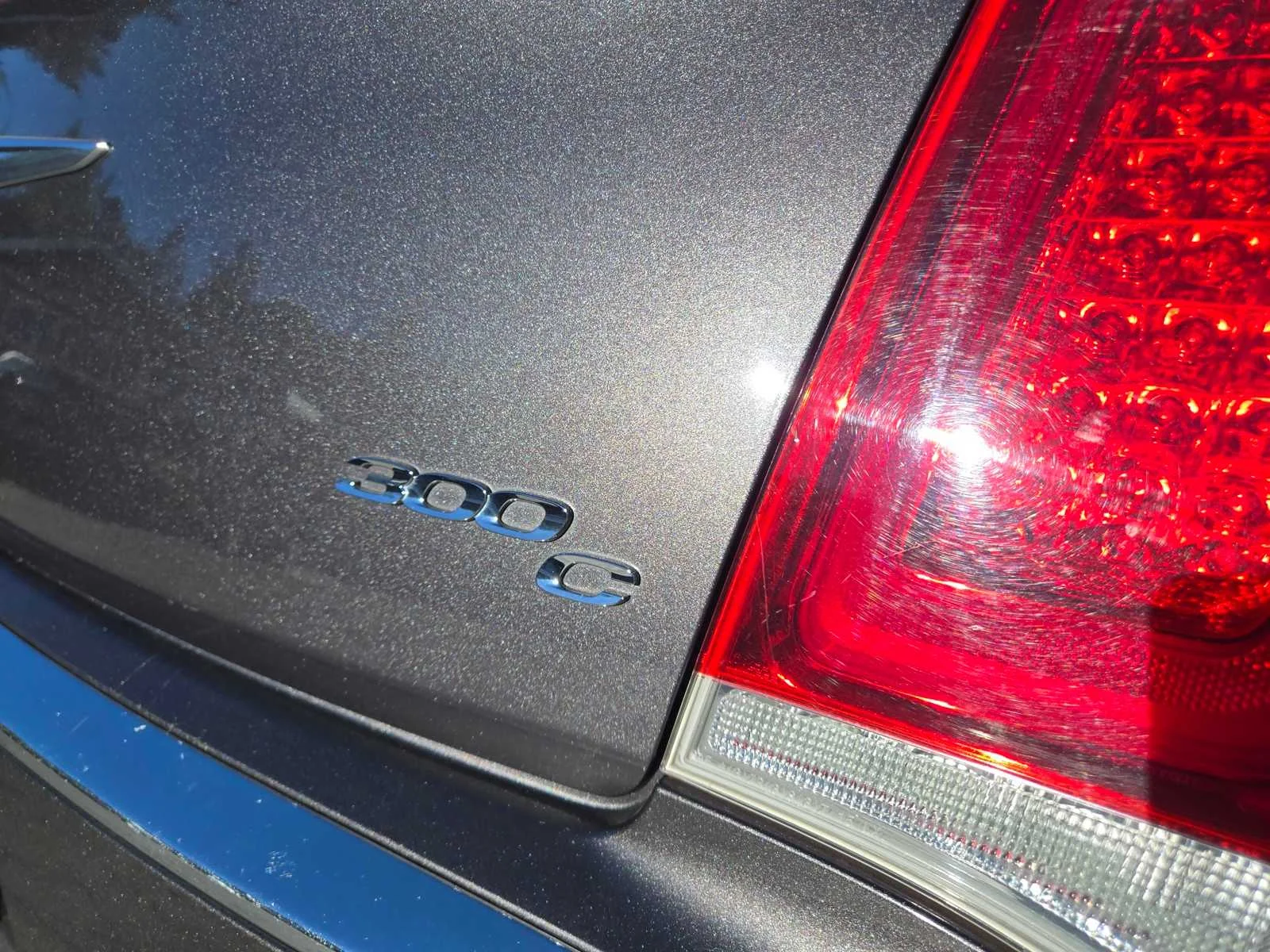 Used 2016  Chrysler 300C image 25