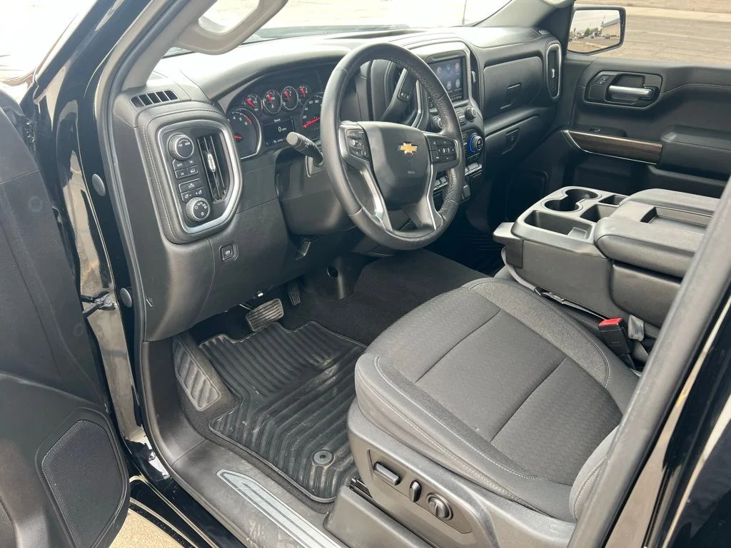 Used 2021 Black Chevrolet LT image 10