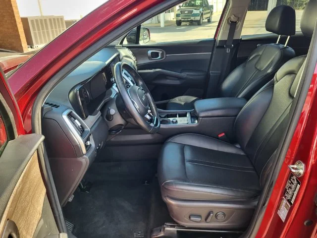Used 2022 Red Kia S image 10