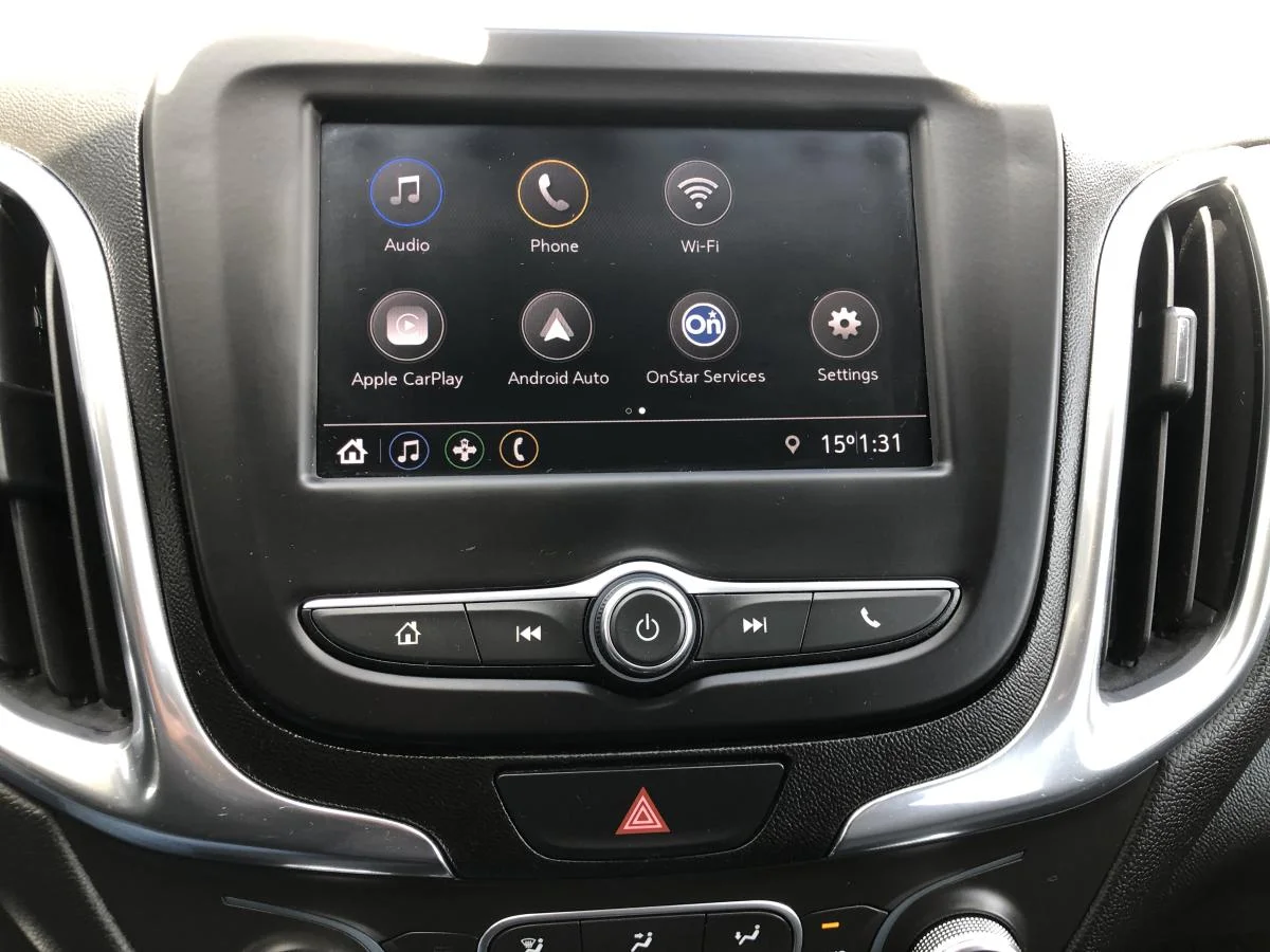 Used 2020 Grey Chevrolet Fwd 4dr Lt 1lt image 13