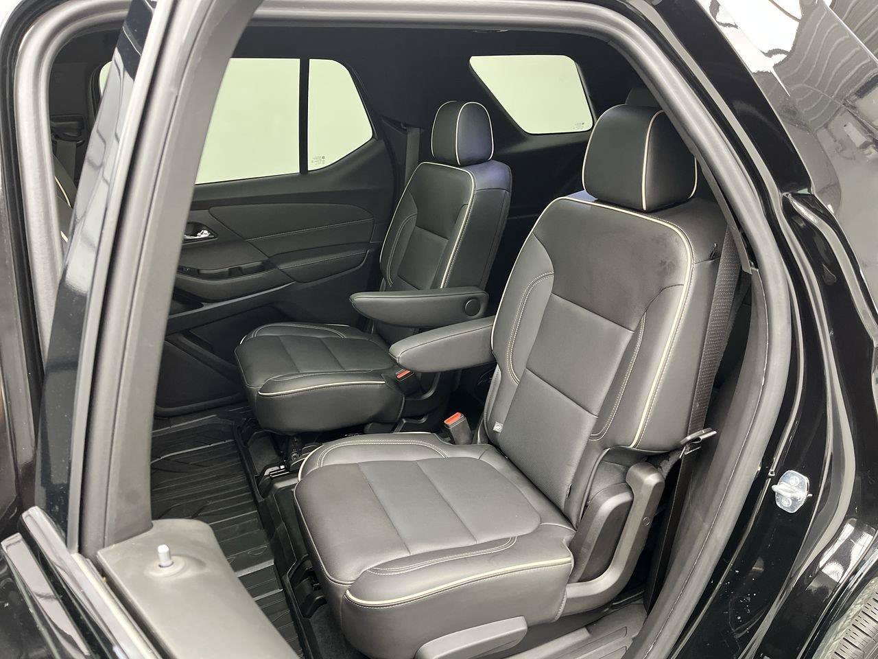2022 Chevrolet Traverse Premier - Photo 12