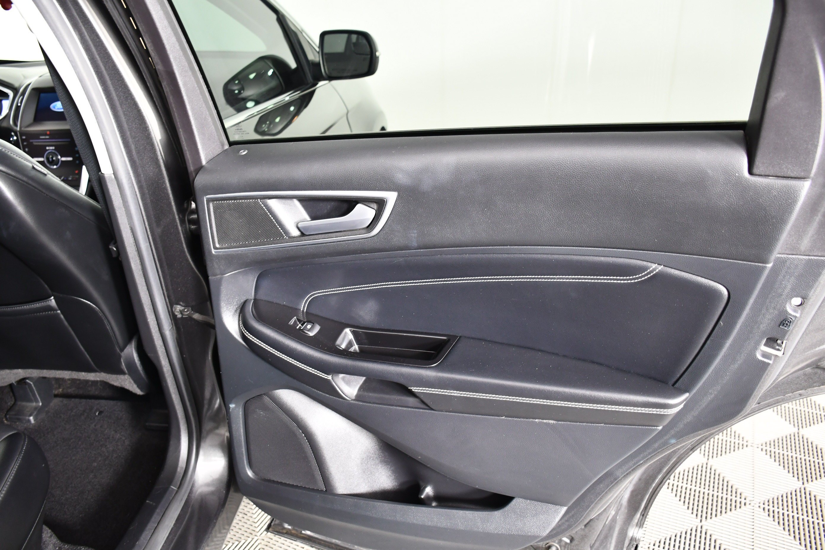 Used 2016 Magnetic Ford Titanium image 43