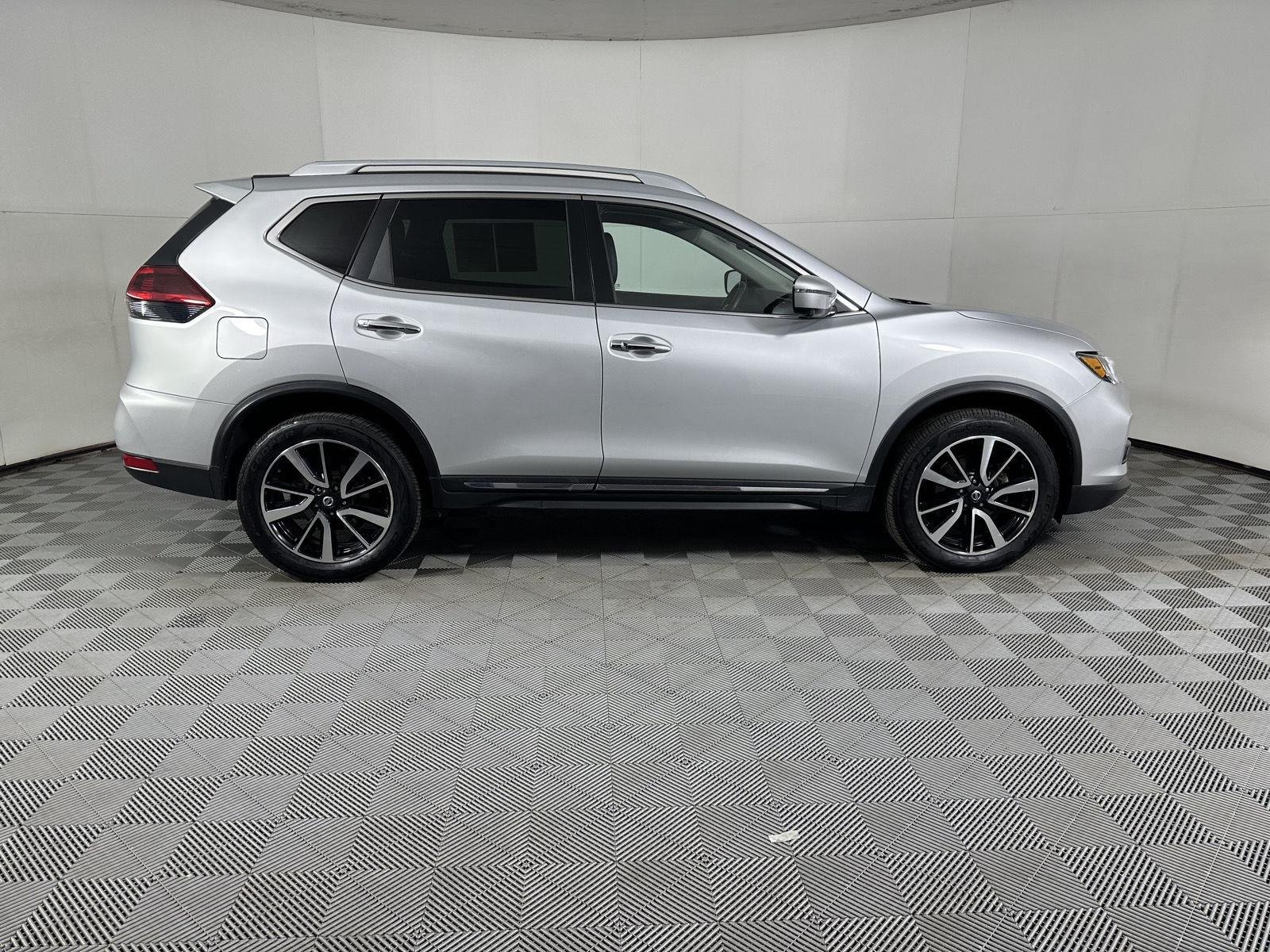 Used 2019 Gy Nissan  image 26