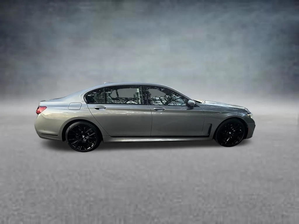 Used 2022 Donington Gray Metallic BMW 740i image 3