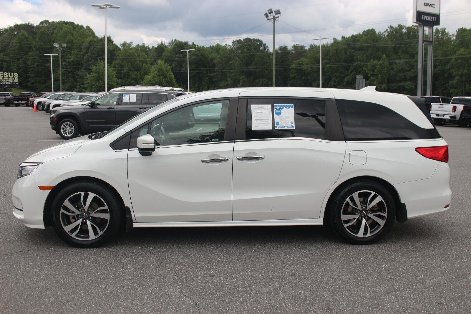 Used 2021 Platinum White Pearl Honda Touring image 4
