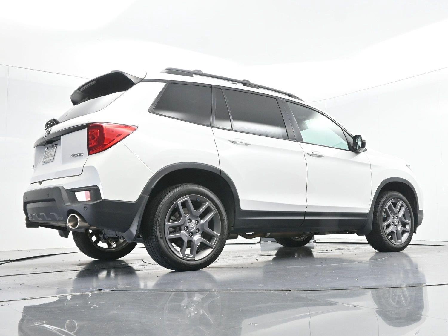 Used 2023 Platinum White Pearl Honda EX-L image 47