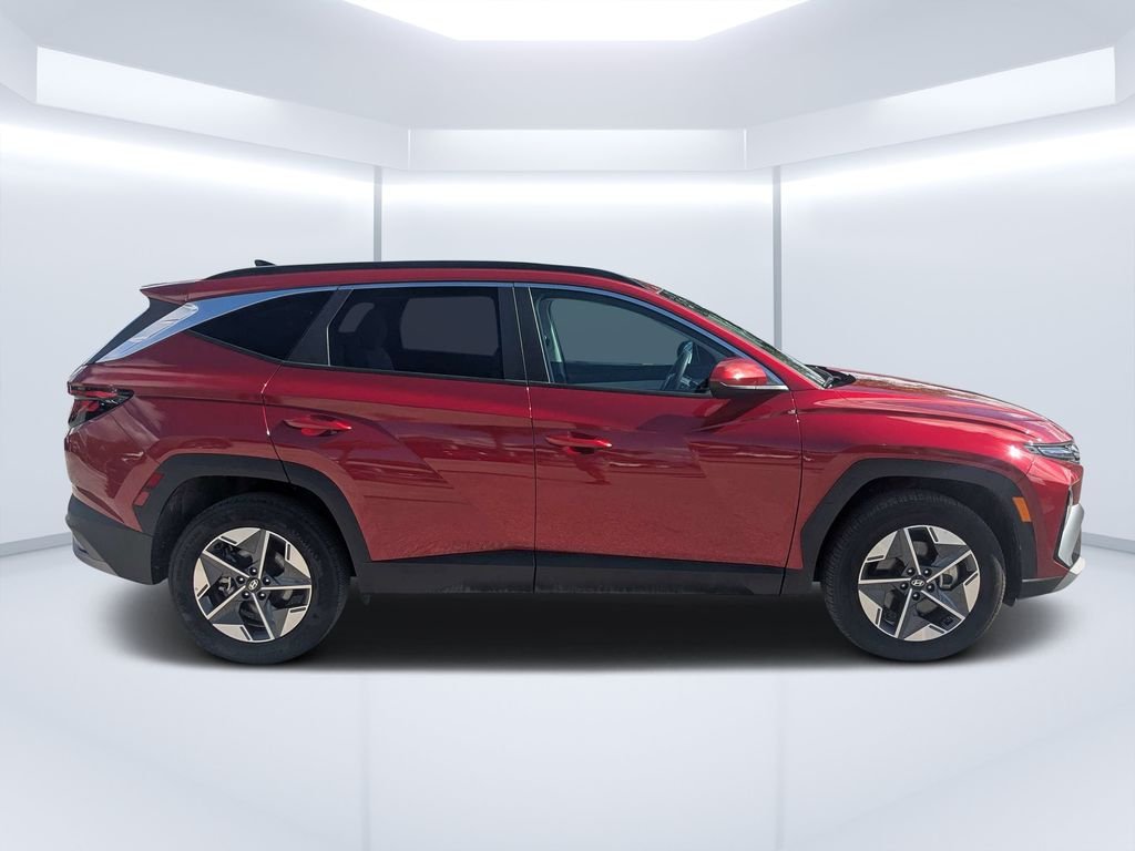 Used 2025 Red Hyundai SEL image 2