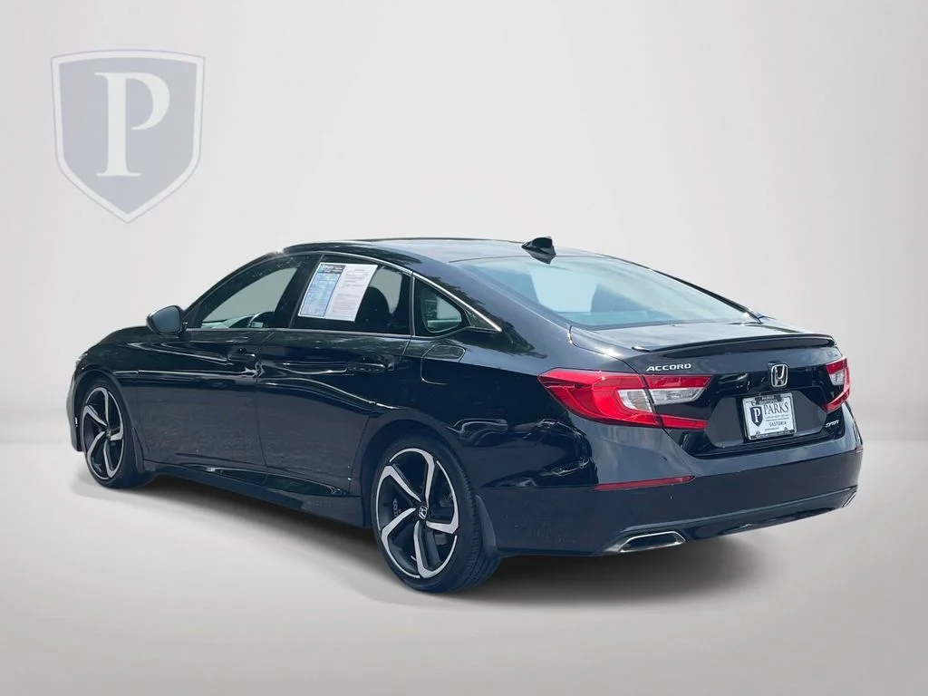 Used 2018  Honda Sport image 6