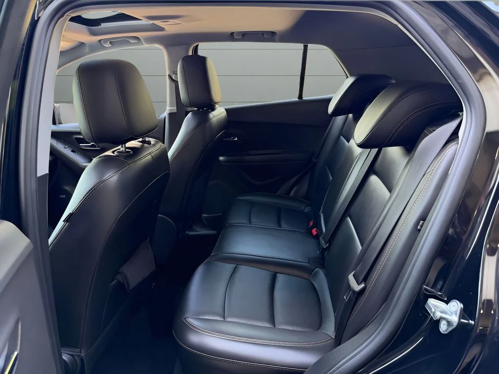 Used 2018 Black Chevrolet Premier image 22