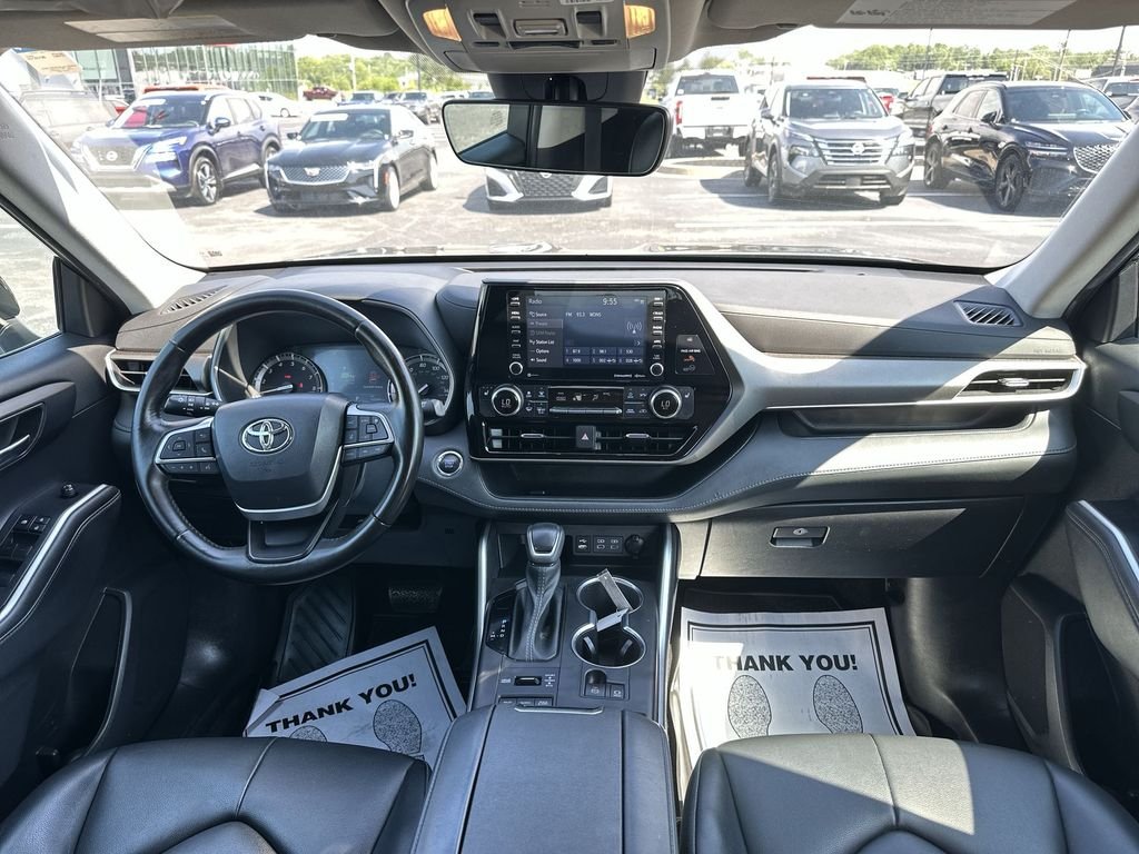 Used 2022 Black Toyota XLE image 10