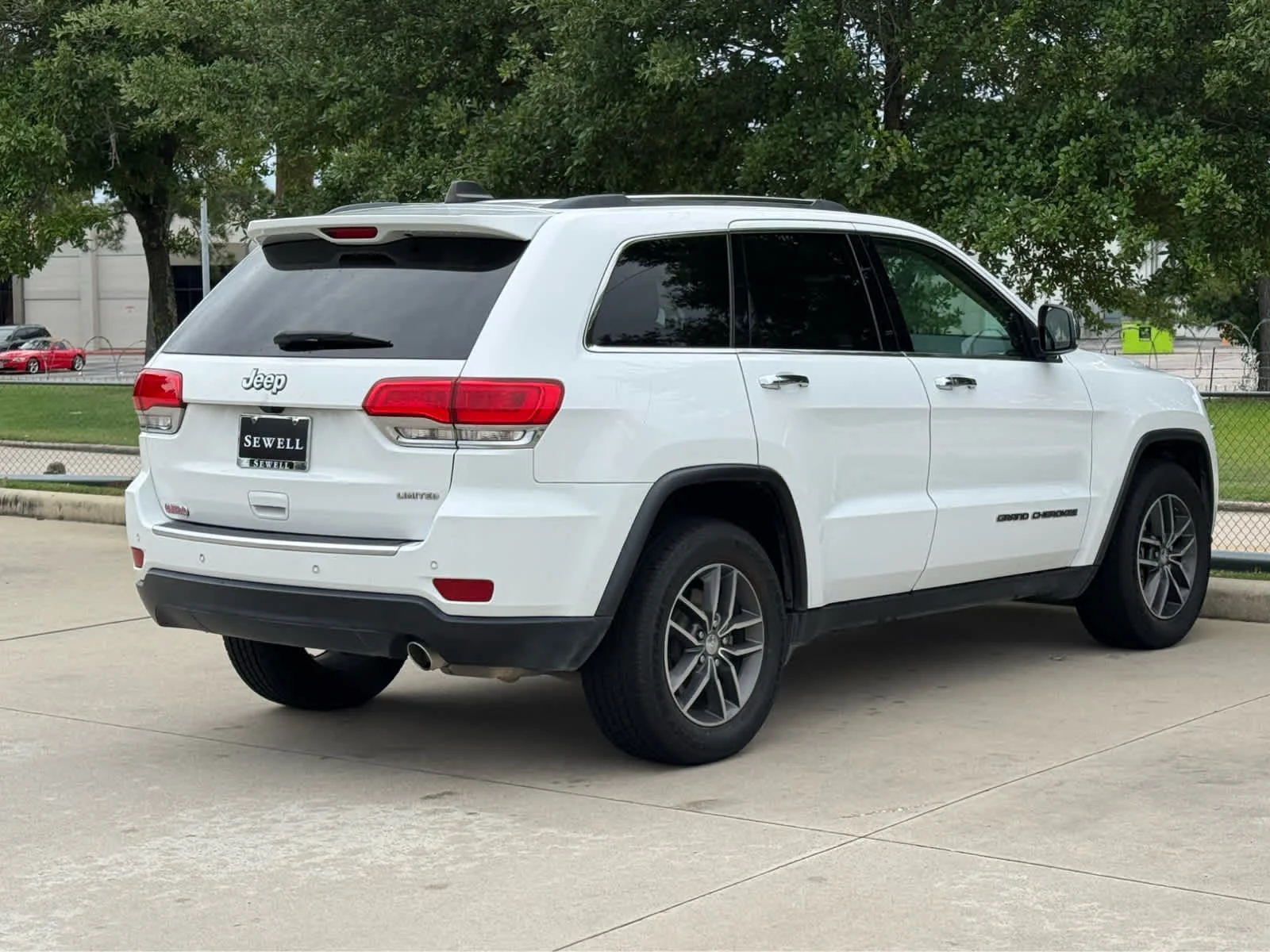 Used 2018 Bright White Clearcoat Jeep Limited image 5