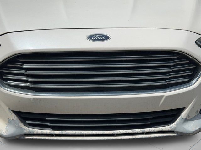 Used 2013 White Ford SE image 41