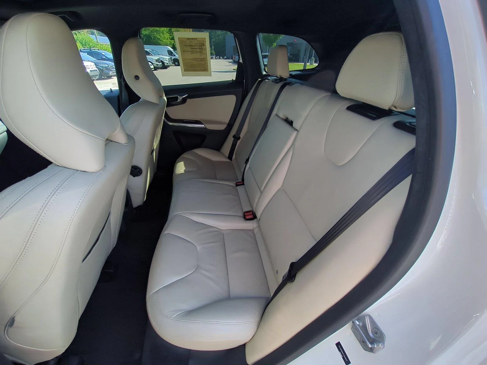 Used 2015 Ice White Volvo T5 Drive-E Premier image 30