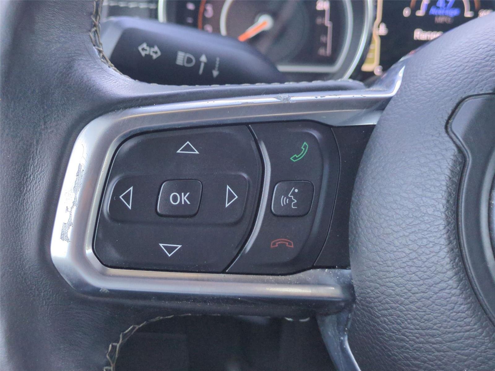 Used 2019 Bright White Clearcoat Jeep Sahara image 19